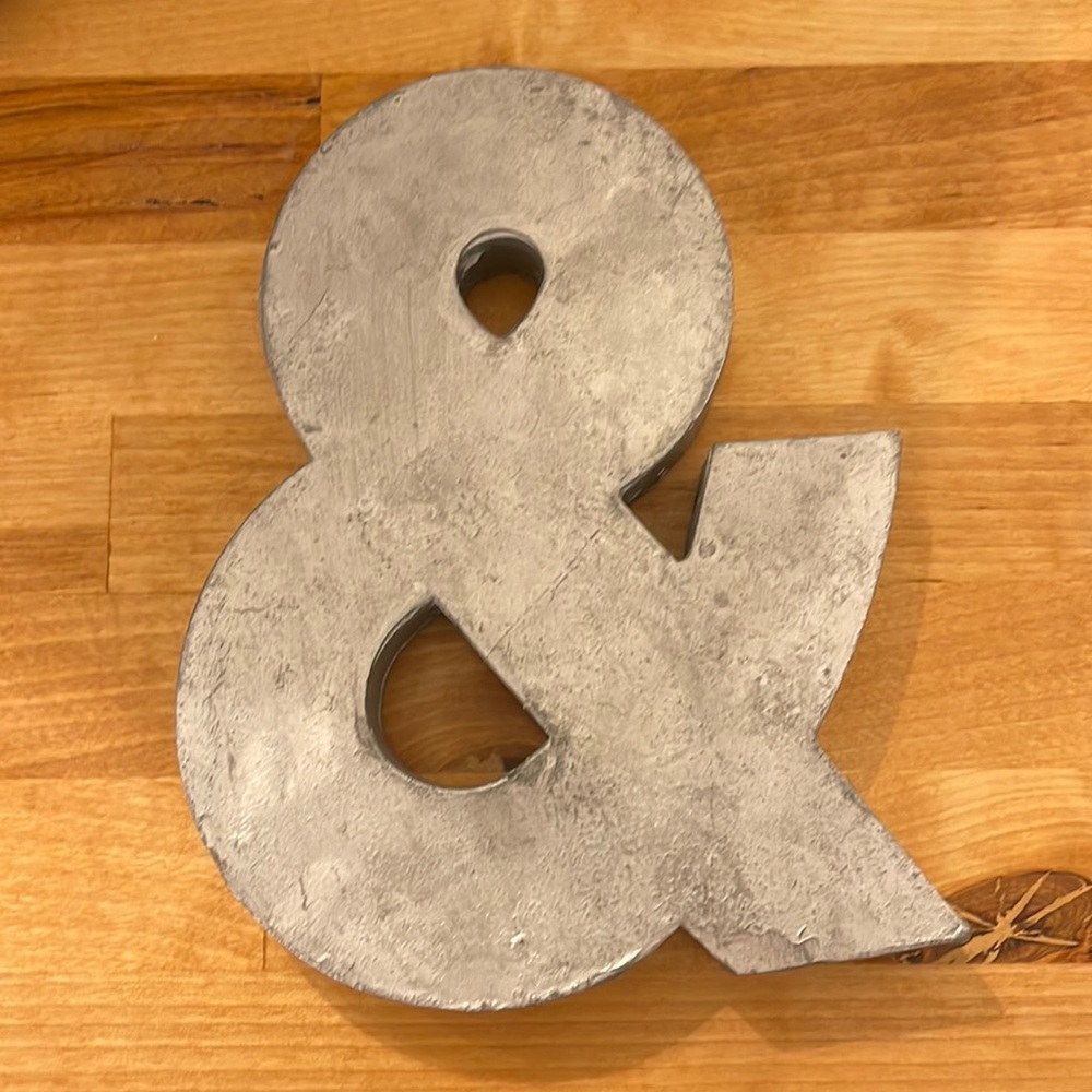 & SILVER METAL DECOR